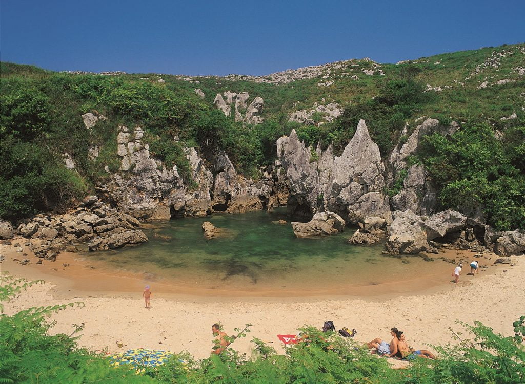 playa de gulpiyuri